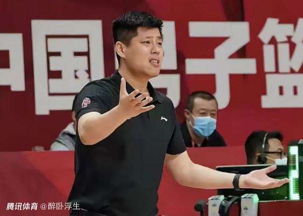 潘江卸任山西男篮主帅：首季高光难掩次季颓势，带队两载功过几何